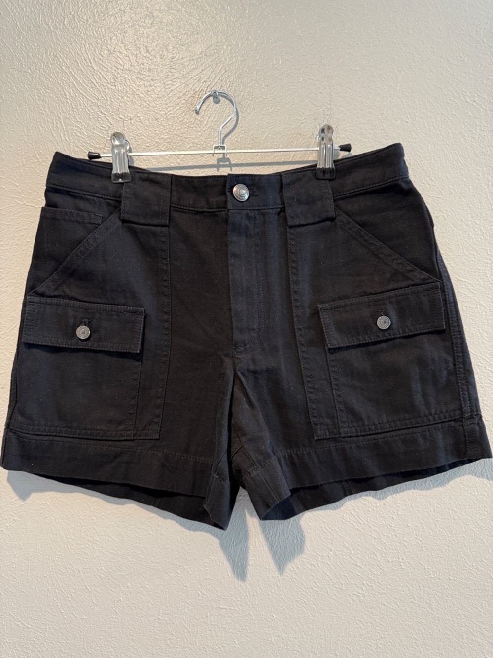 Marc by Marc Jacobs- Cargo Women’s Shorts. Waist 15”. Rise 10”. Inseam 4”